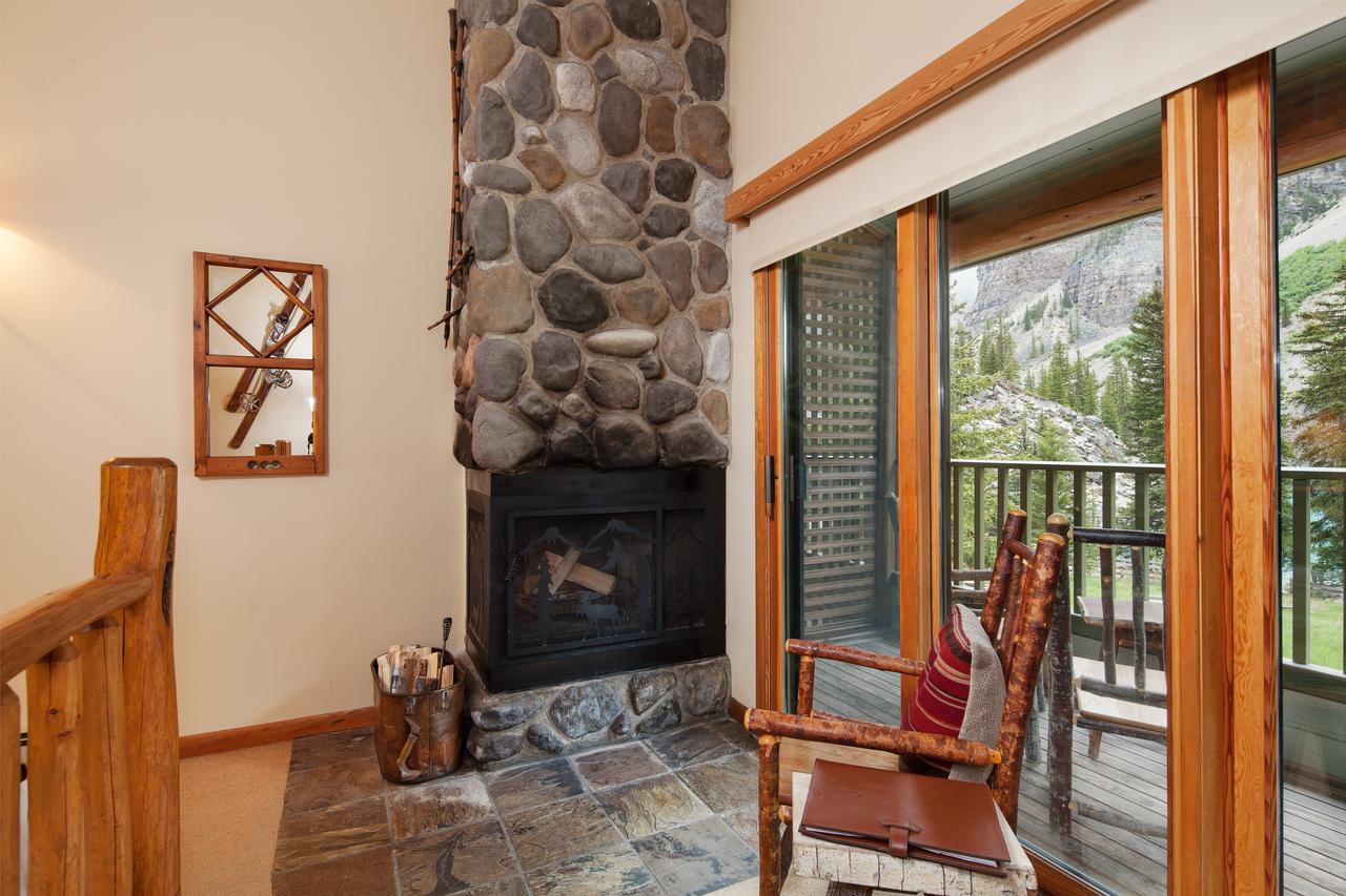 Moraine Lake Lodge Lake Louise Εξωτερικό φωτογραφία